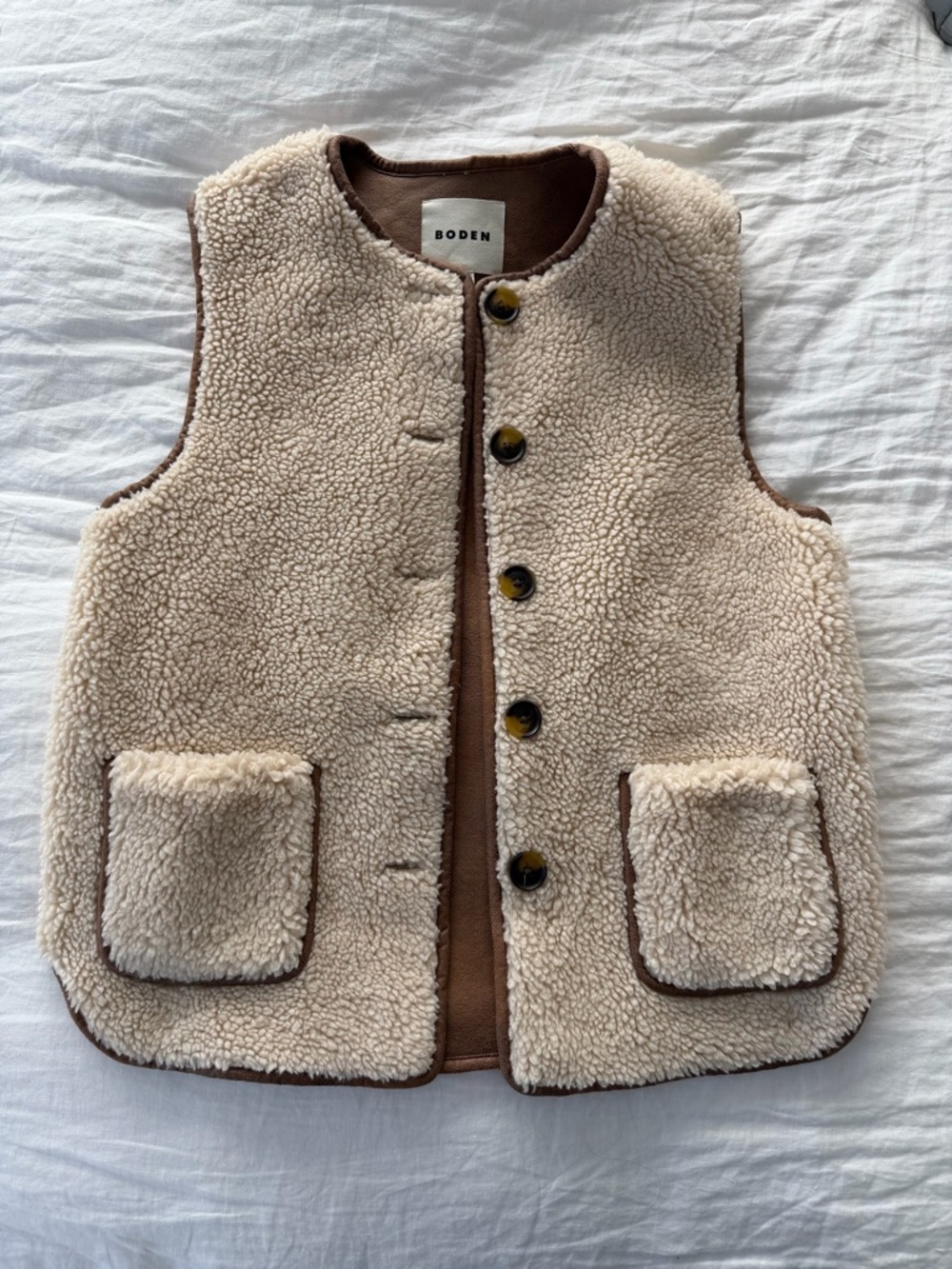 Boden Cream Sherpa Vest with Brown Trim and Tortoiseshell Button